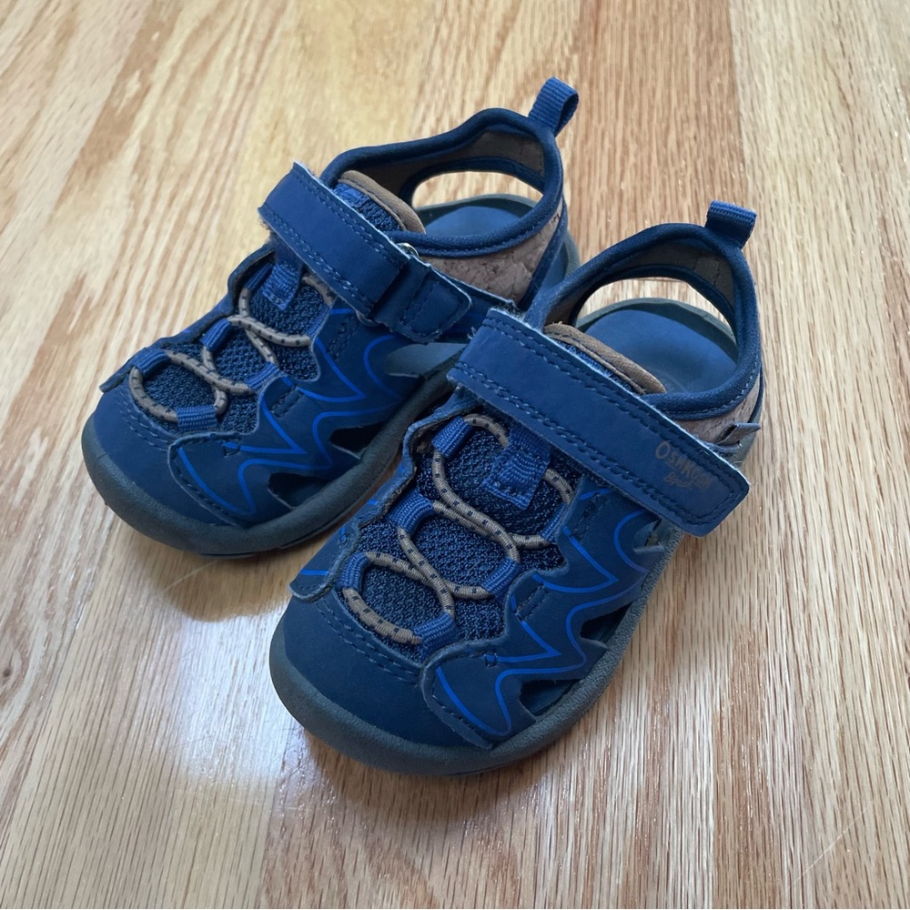 Oshkosh B’gosh ever play blue/brown/gray washable velcro sandals size 5 toddler